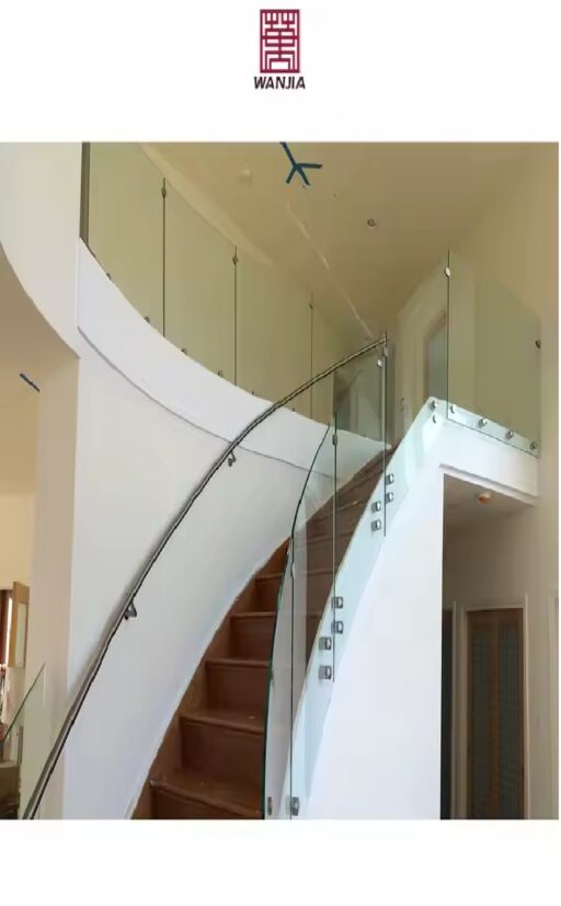 ⁦درابزين سلالم فاخر بتصميم حديث بالزجاج المقسّى للمنازل والفيلات⁩ - الصورة ⁦3⁩